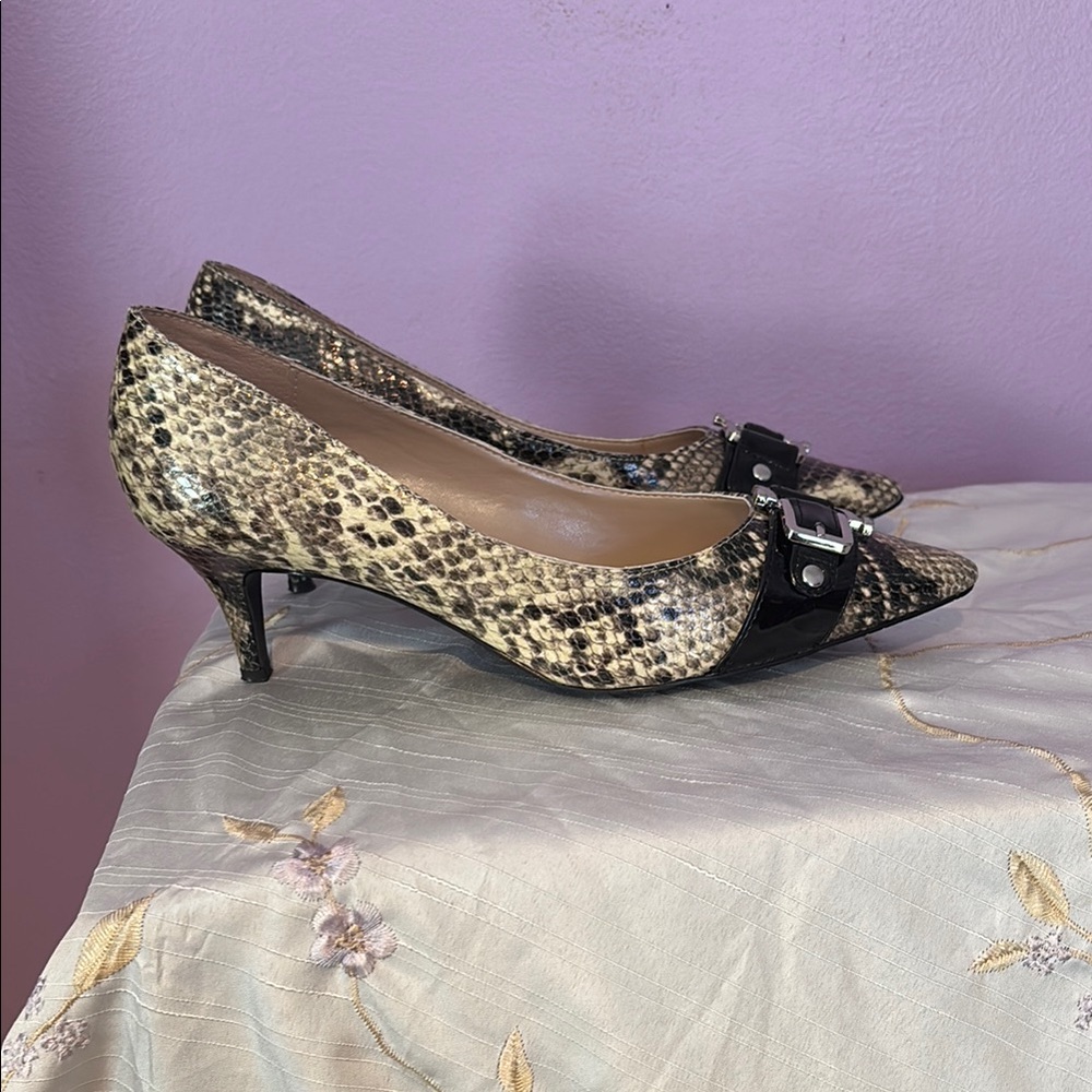 Unisa Cream and Black Elegant Heels with Bow Detail